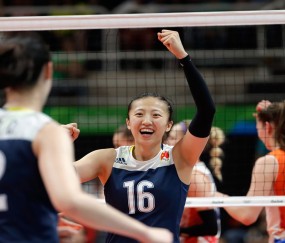 爱游戏-萨巴伦卡赛点兑现，广东男篮淘汰洛杉矶湖人晋级四强，主帅激动落泪