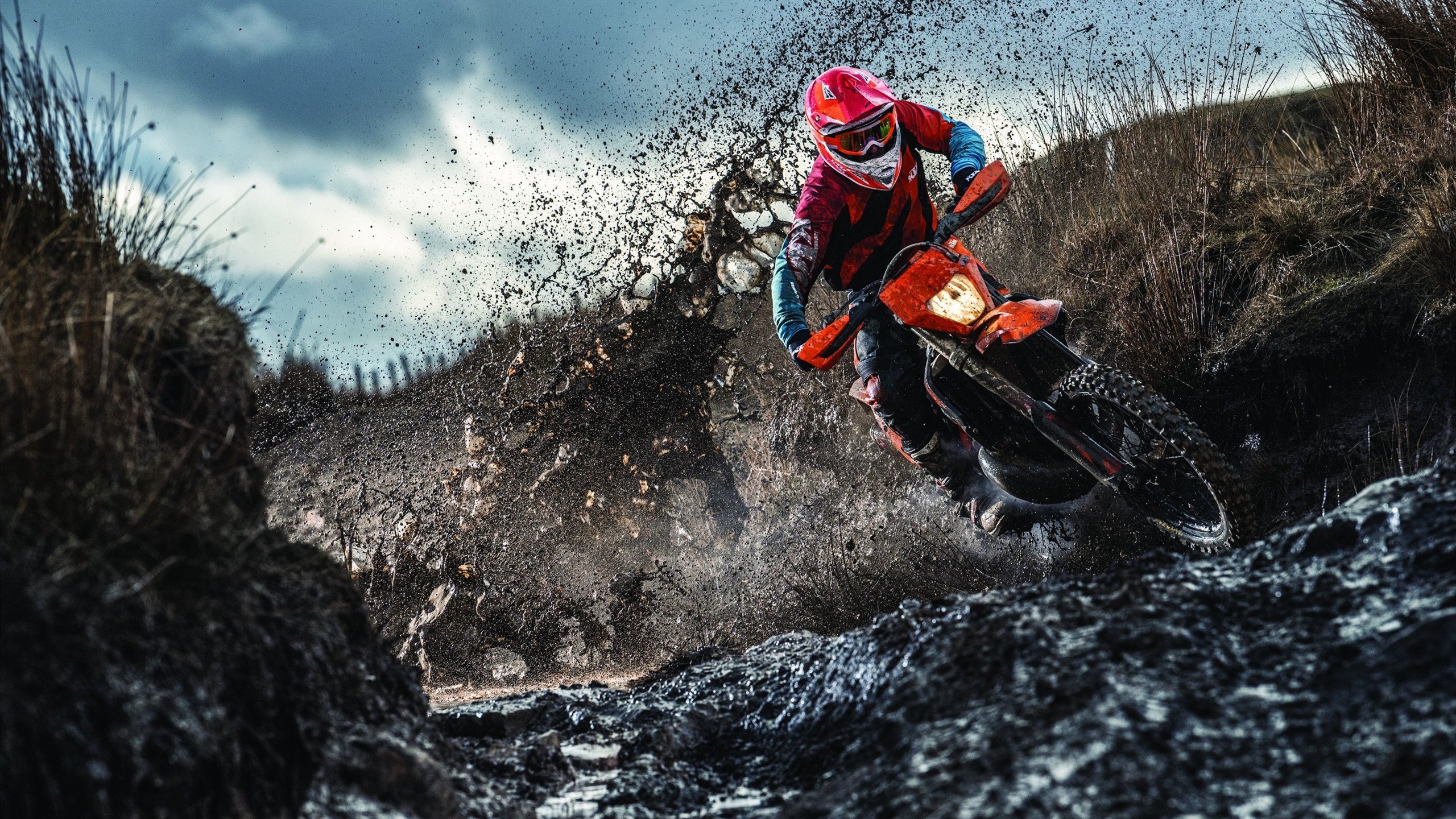 萨巴伦卡赛点兑现，广东男篮淘汰洛杉矶湖人晋级四强，主帅激动落泪