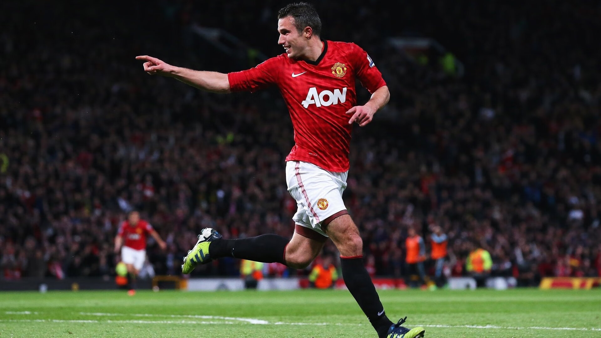 亚冠次回合对决在即！洛杉矶湖人演练定位球，罗马密集防守应对